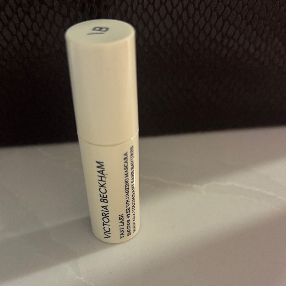 Victoria Beckham Vast Lash Volumizing Mascara MINI